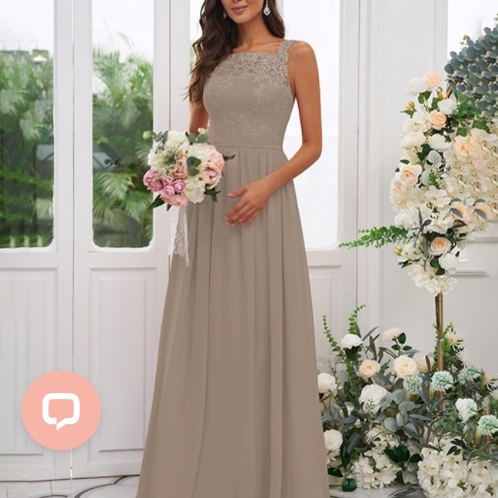 Hebeos Elegant Beige Lace Evening Gown. US-size 2 New